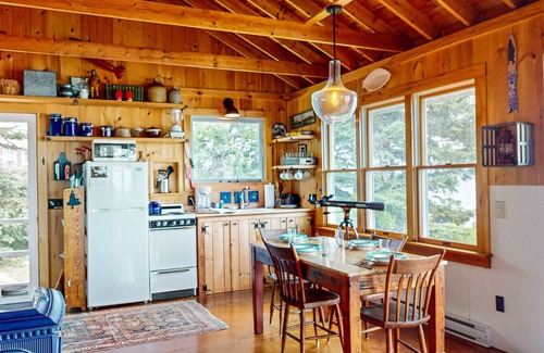 East Boothbay Cabaña | Oceanfront Cottage with Panoramic Views | "On the Rocks" Boothbay, Maine