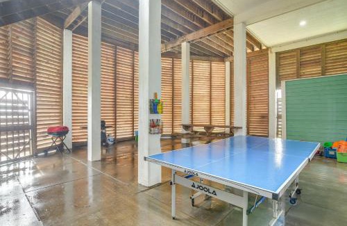 Crystal Beach Casa | Oceanfront Crystal Beach Vacation Home with Deck!