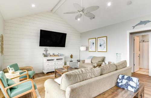 Crystal Beach Casa | Oceanfront Crystal Beach Vacation Home with Deck!