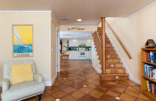 Indialantic By The Sea Casa | ¡En la playa!, perro y familia amigable y cerca de todo!