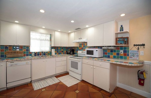 Indialantic By The Sea Casa | ¡En la playa!, perro y familia amigable y cerca de todo!