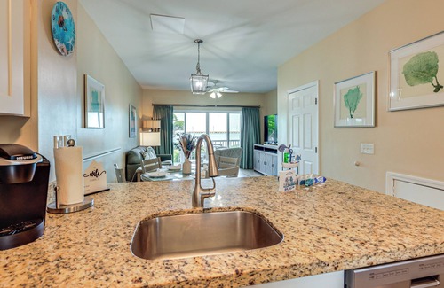 Marathon Casa | Oceanfront Duck Key Villa: 2 Marinas Steps Away!