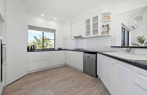 Halls Head Casa | Oceanfront Escape Private Pool and Beach Access
