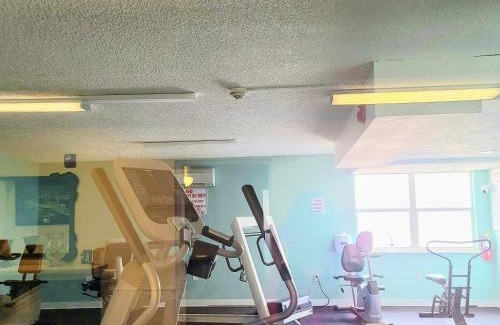 Lenox Park Apartamento | Oceanfront Escape With Balcony and heated salt water pool Sleeps 4