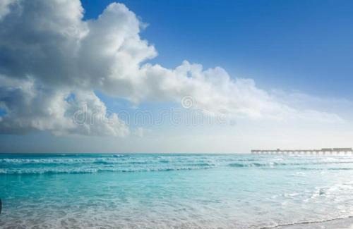 Lenox Park Apartamento | Oceanfront Escape With Balcony and heated salt water pool Sleeps 4