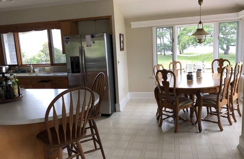 West Tisbury Casa | Aislado Frente al hogar con World-Class Ver y privada de playa