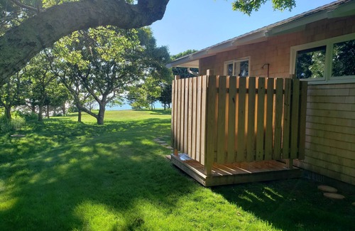 West Tisbury Casa | Aislado Frente al hogar con World-Class Ver y privada de playa