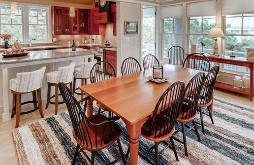 South Beach Casa | Oceanfront Family Friendly with Outside Play area, BHI