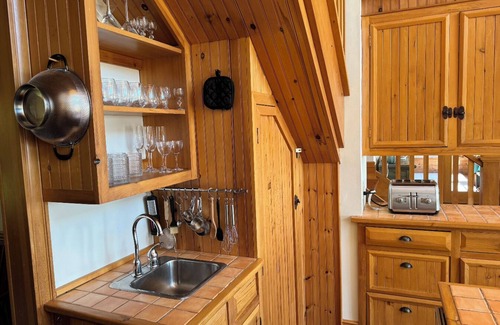 Red House Casa | Oceanfront family vacation home on peaceful Howe Bay