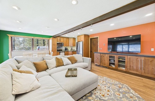 West Juneau Casa | Oceanfront Fire Pit, Decks, Large Yard, Views!