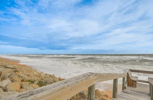 Flagler Beach Apartamento | Oceanfront Flagler Beach Condo with Community Pool
