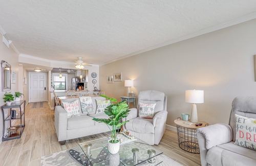 Fort Pierce Shores Condominio | Oceanfront Fort Pierce Condo: Pool & Beach Access!