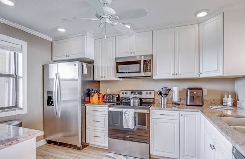 Fort Pierce Shores Condominio | Oceanfront Fort Pierce Condo: Pool & Beach Access!