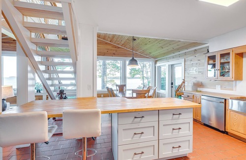 Marlboro Casa | Oceanfront Frenchman Bay Home: Stunning View!