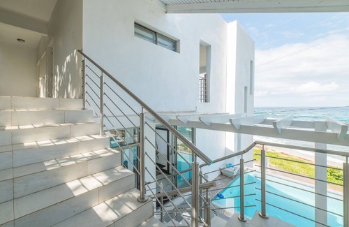 Long Bay Villa | Front Page