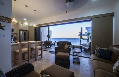 Cabo Bello Condominio | ¡NUEVO LISTADO! FRENTE AL MAR PLANTA BAJA 2 DORMITORIOS UNIDAD FINAL INTERIOR / EXTERIOR VIVIR