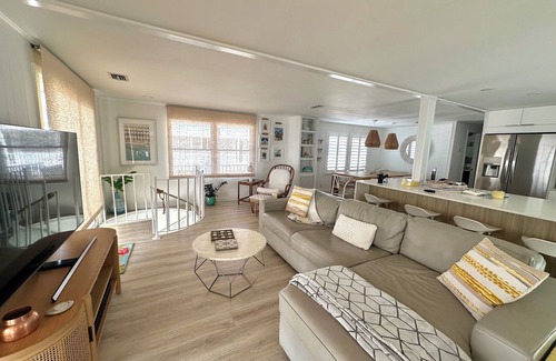 Monroe County Casa | OCEANFRONT Home in Key Largo with golf cart. Leave your boat in your backyard