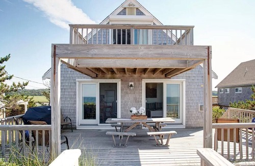 East Sandwich Casa | Oceanfront home on Private Beach!