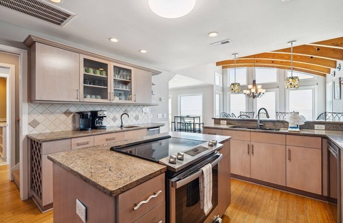 Charleston County Casa | Oceanfront Home, Pool, Direct Beach Access, Walk to Town, Pet Friendly w/ fee- 808 Ocean