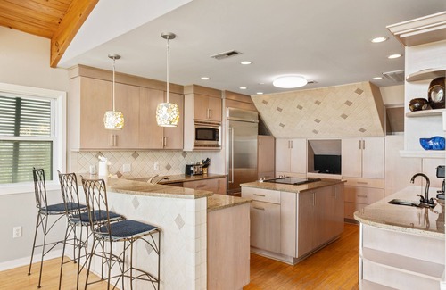 Charleston County Casa | Oceanfront Home, Pool, Direct Beach Access, Walk to Town, Pet Friendly w/ fee- 808 Ocean