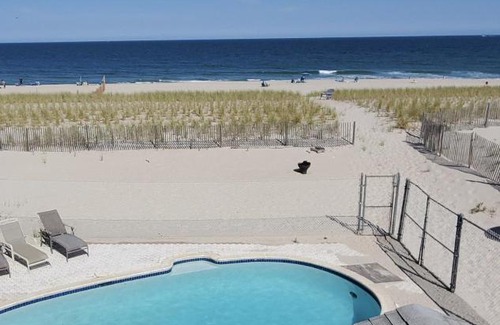 Osbornsville Casa | Oceanfront Home + Private Beach + Pool