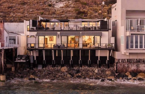 Eastern Malibu Casa | Oceanfront Home with Hot Tub and Rooftop Terrace