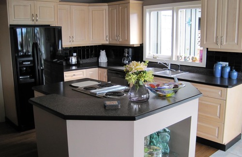 Brentwood Bay Casa | Inicio frente al mar con muelle privado y vistas impresionantes
