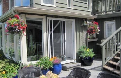 Brentwood Bay Casa | Inicio frente al mar con muelle privado y vistas impresionantes