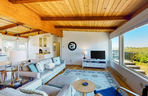 Manzanita Casa | Oceanfront home with EV charger, enclosed yard, beach access and views