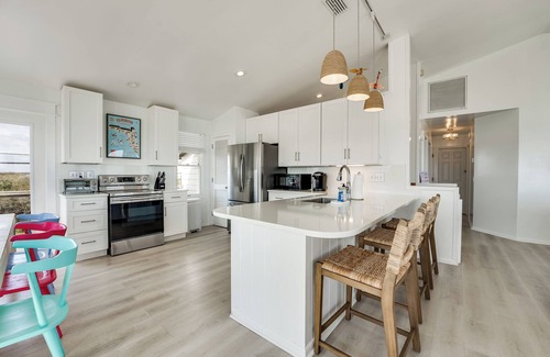 Ponte Vedra Beach Casa | OCEANFRONT HOUSE, FRESHLY RESTORED BEACH, PET FRIENDLY, MINUTES TO ST AUGUSTINE!