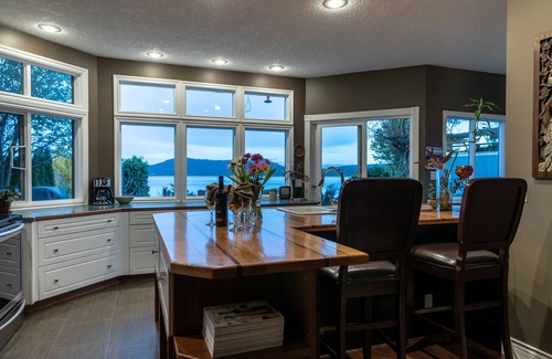 Sooke Casa | Oceanfront House with Hot Tub