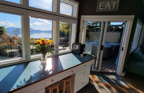 Sooke Casa | Oceanfront House with Hot Tub