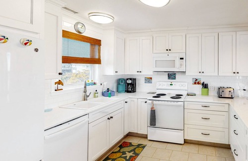 Avon Casa | Oceanfront House with Private Hot Tub, Ocean View, Shared Pool, Free WiFi, & A/C