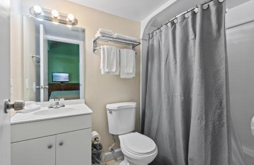 Fort Pierce Hotel | Oceanfront Inn Room #11- Standard Room - King Bed