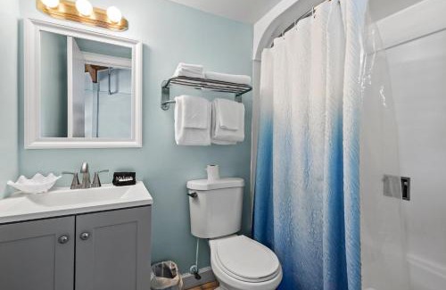 Fort Pierce Casa | Oceanfront Inn Room #15- Inlet View- King Bed