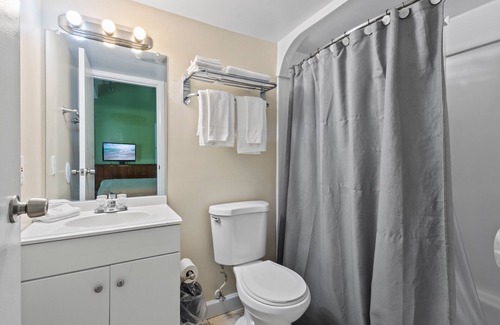Fort Pierce Hotel | Oceanfront Inn Room #11- Standard Room - King Bed