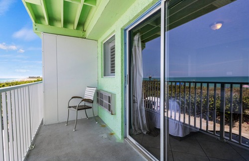 Fort Pierce Hotel | Oceanfront Inn Room #16- Ocean View Balcony, 2 Full Beds
