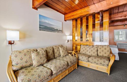 Fort Pierce Casa | Oceanfront Inn Suite #6- King Bed