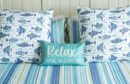 North Topsail Beach Apartamento | Oceanfront Luxury at Villa with a View!