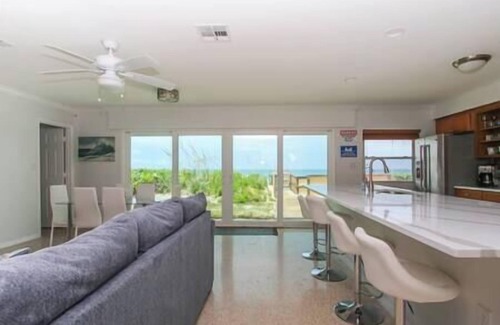 Melbourne Beach Casa | Oceanfront Modern Home w/ Private Beach