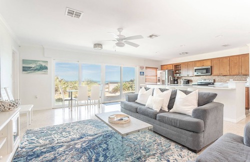 Melbourne Beach Casa | Oceanfront Modern Home w/ Private Beach