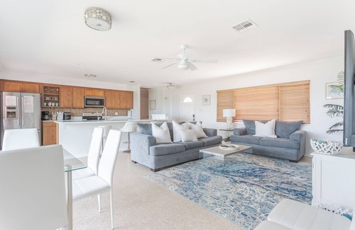 Melbourne Beach Casa | Oceanfront Modern Home w/ Private Beach