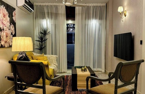 Clifton Apartamento | Oceanfront Oasis in Clifton: Steps to Dolmen Mall