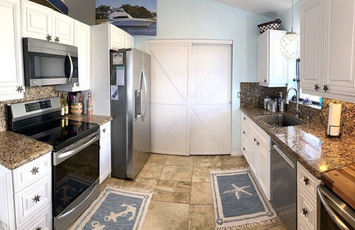 Doctor's Arm Casa | Oceanfront Paradise w new 365' Dock Huge Tiki and Firepit. Dogs OK
