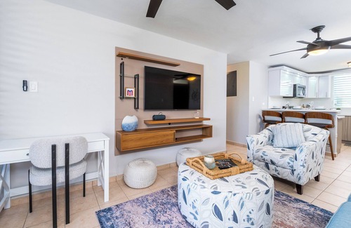 Guaniquilla Condominio | Oceanfront Paradise: Completely Renovated Stunning Condo with Breathtaking Views