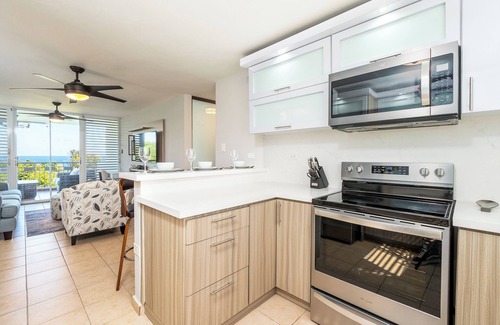 Guaniquilla Condominio | Oceanfront Paradise: Completely Renovated Stunning Condo with Breathtaking Views