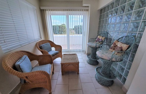 Cape Caneveral Beach Gardens Condominio | Oceanfront Patio Condo First Floor - Sleeps 6 Guests