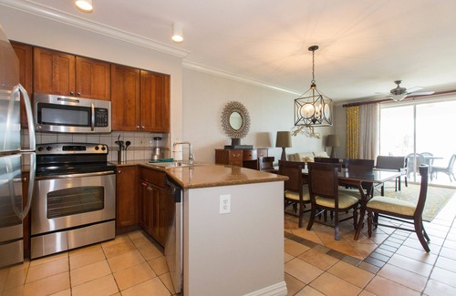 Key West Villa | Oceanfront Property - 2BR/2BA - Near Smather's Beach - Poolside Bar and Grill