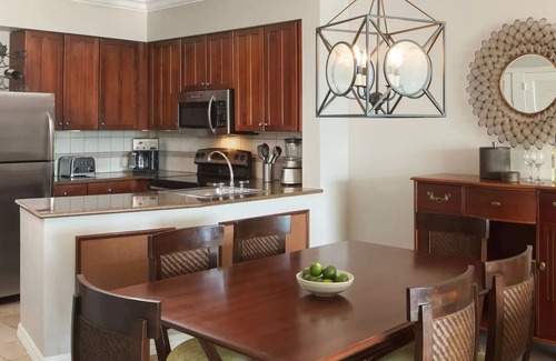 Key West Villa | Oceanfront Property - 2BR/2BA - Near Smather's Beach - Poolside Bar and Grill