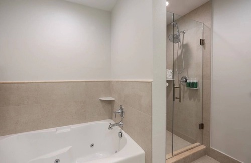Islamorada Hotel | Oceanfront Property w/ Outdoor Pools, Pets Allowed, Free Parking Onsite